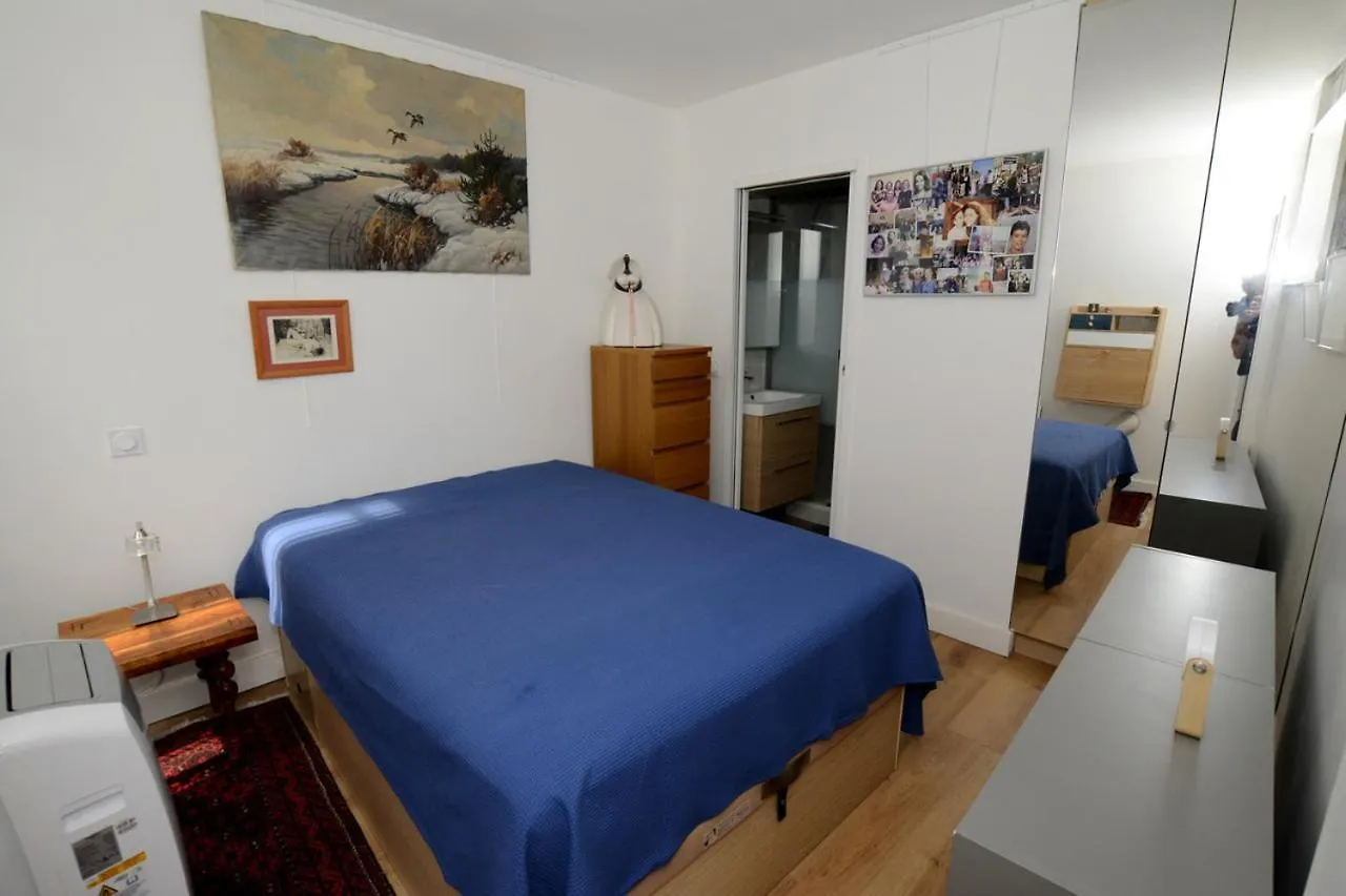 Beaux 2 Pieces Daumesnil Apartment Paris France