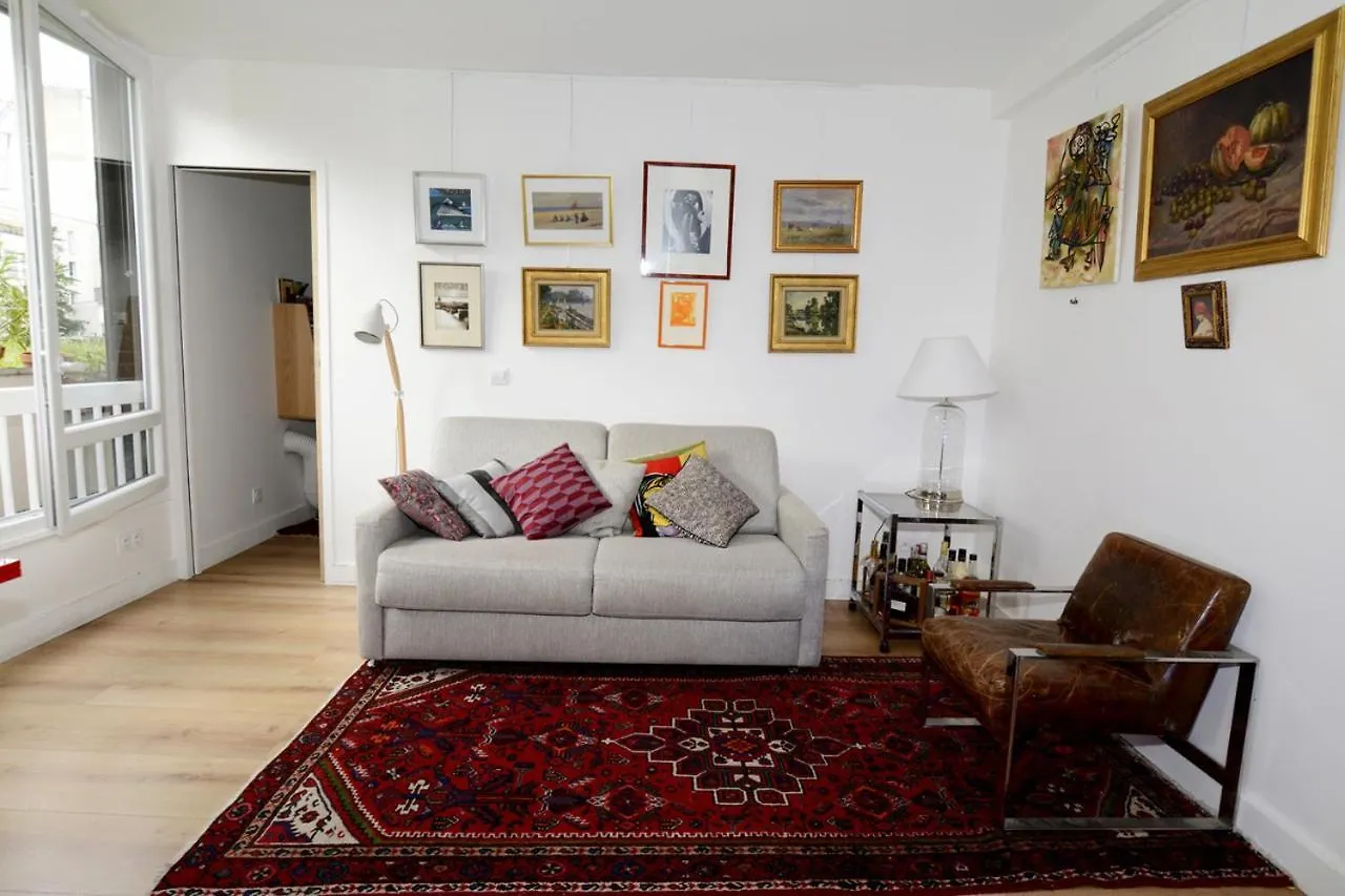 Beaux 2 Pieces Daumesnil Apartment Paris